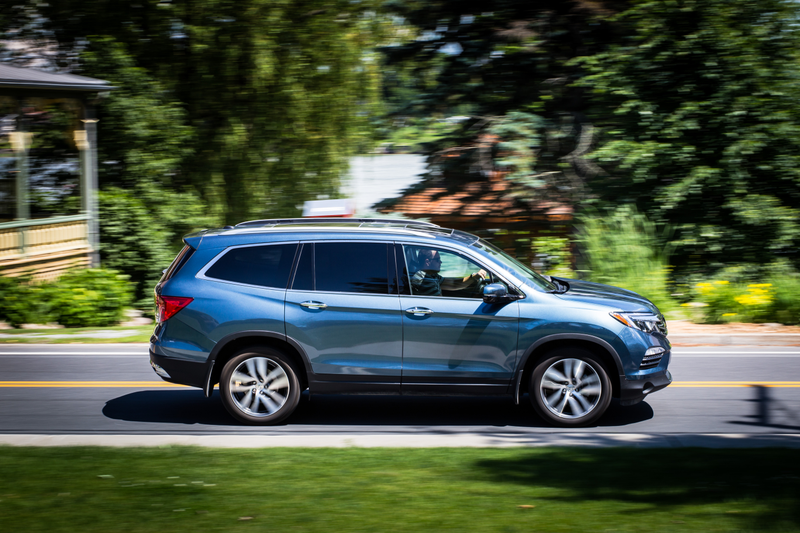 Illustration for article titled The 2017 Honda Pilot Is For When You Just Can't Buy The Damn Minivan